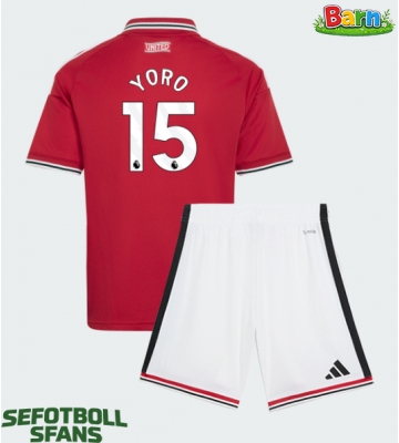 Manchester United Leny Yoro #15 Hemmaställ Barn 2026-27 Kortärmad (+ Korta byxor)